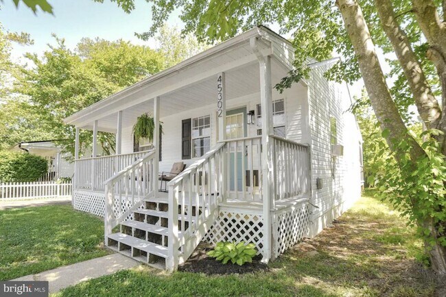 Photo - 45302 Bloch Ave