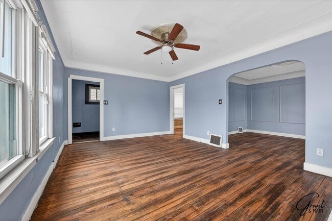 Photo - $1550 4 bedroom