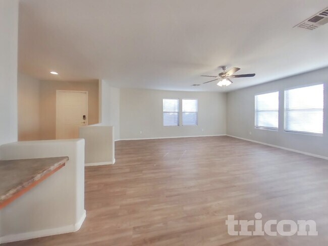 Photo - 39989 W Catherine Dr