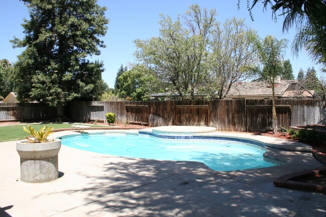 Photo - 13004 Hillary Way