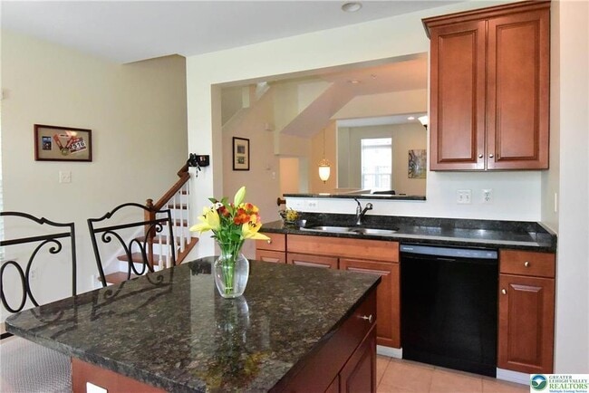 Photo - 1600 Oakridge Ln