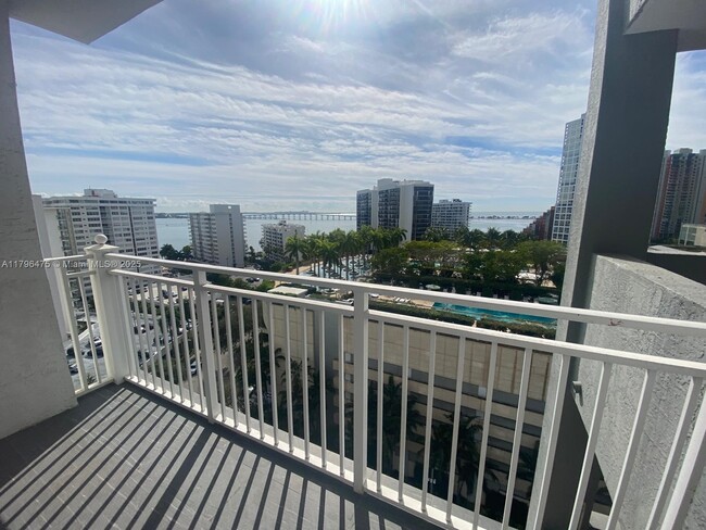 Photo - 185 SE 14th Terrace Unidad 1407 Rental
