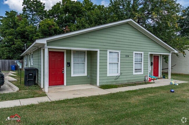 Building Photo - 1243 Pecan St Rental