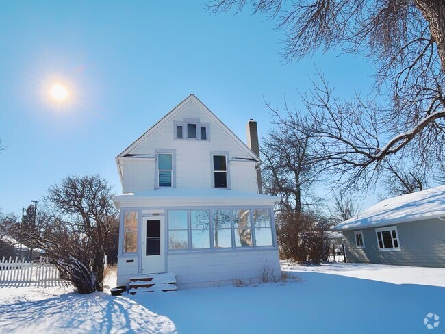 Building Photo - Duplex Rental