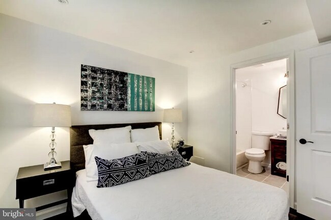 Photo - 3504 13th St NW Unidad 5