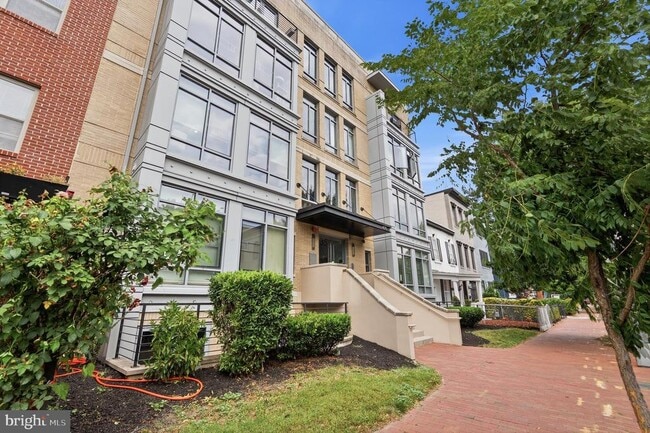 Building Photo - 435 R St NW Unit 404