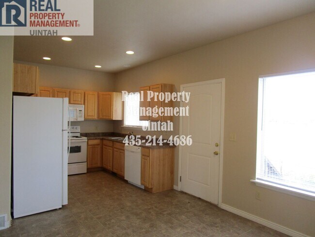Photo - 3 bedroom 1.5 bath Town home