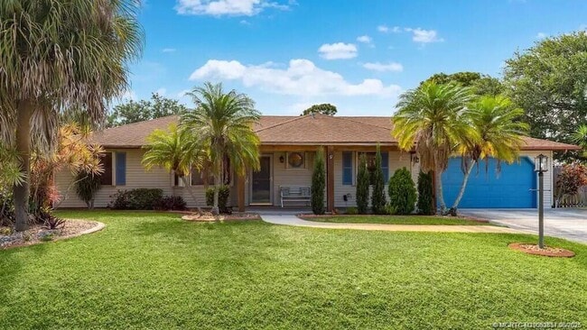 Photo - 2550 SE Calais St