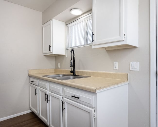 Photo - 819 N Arbor Ave