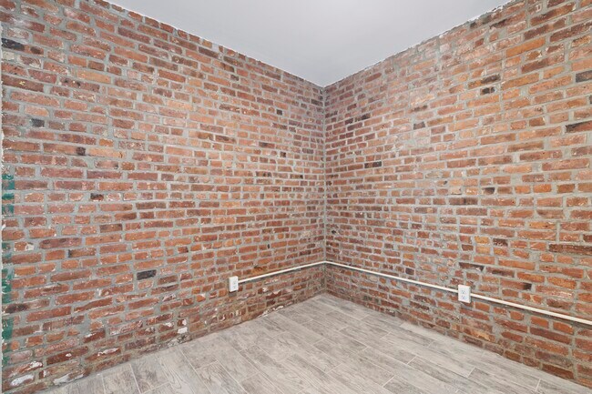 Photo - 301 Clerk St Unidad B