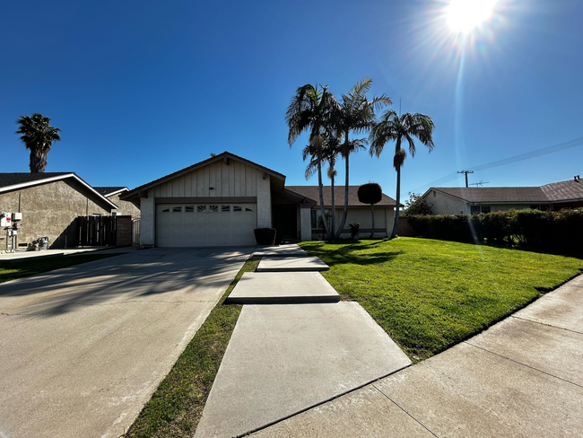 Beautiful 4- bedroom Home - Beautiful 4- bedroom Home