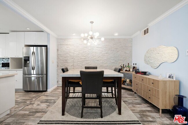 Photo - 1734 N Fuller Ave Unit 209