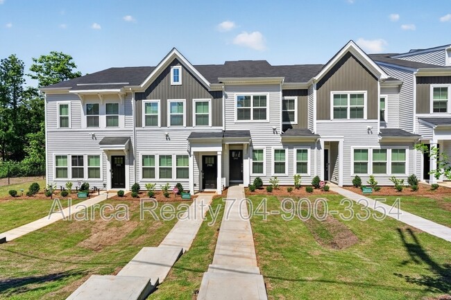 Building Photo - 2962 Sloan Dr