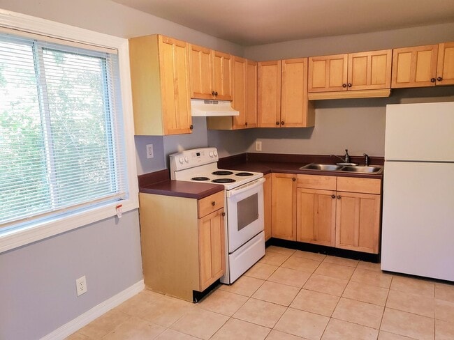 Building Photo - 1596 Line Cir Unit 1