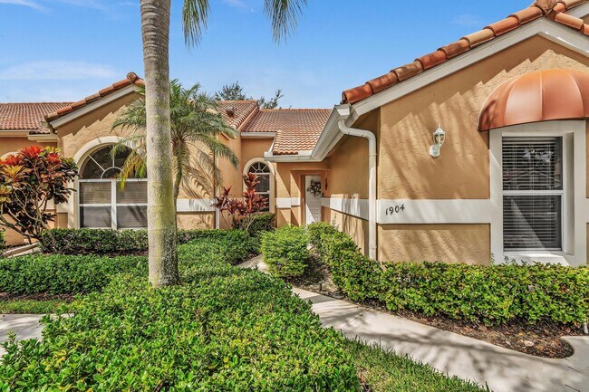 Photo - 1904 Rosewood Way