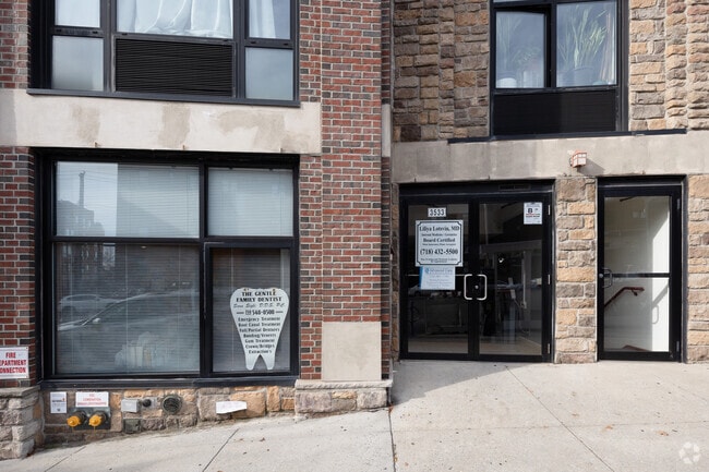 Entrada - 3533 Riverdale Ave