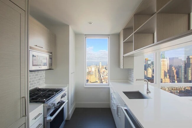 Photo - 555 10th Ave Unit 47B