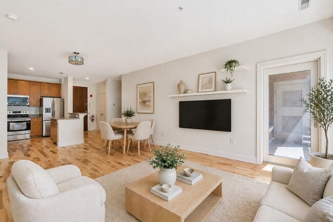 Photo - 22 AVENUE AT Port Unidad #311