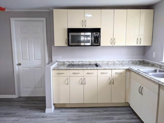206 Danley Dr Unit A