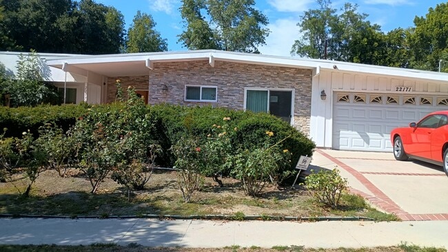 Building Photo - 22171 Marylee St Rental
