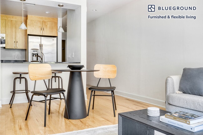 Photo - 425 Massachusetts Ave NW Unidad FL4-ID541