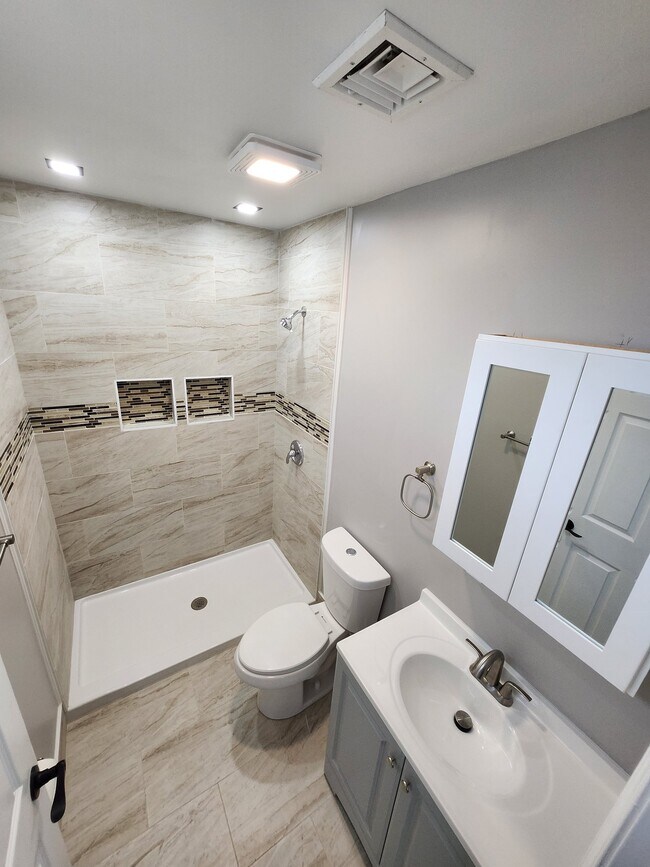 Photo - 995 Campbell Ave Unit 3