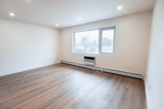 Photo - Admiral Apartments