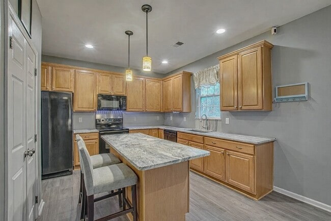 Photo - Comfort, Space & Convenience in Summerville