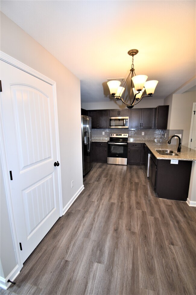 428 Glenstone Springs Dr Townhome Townhome Rental in Clarksville TN