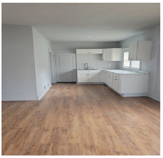 Photo - 343 Elmhurst St