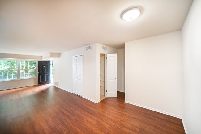 Photo - Lamplight Village Apartments