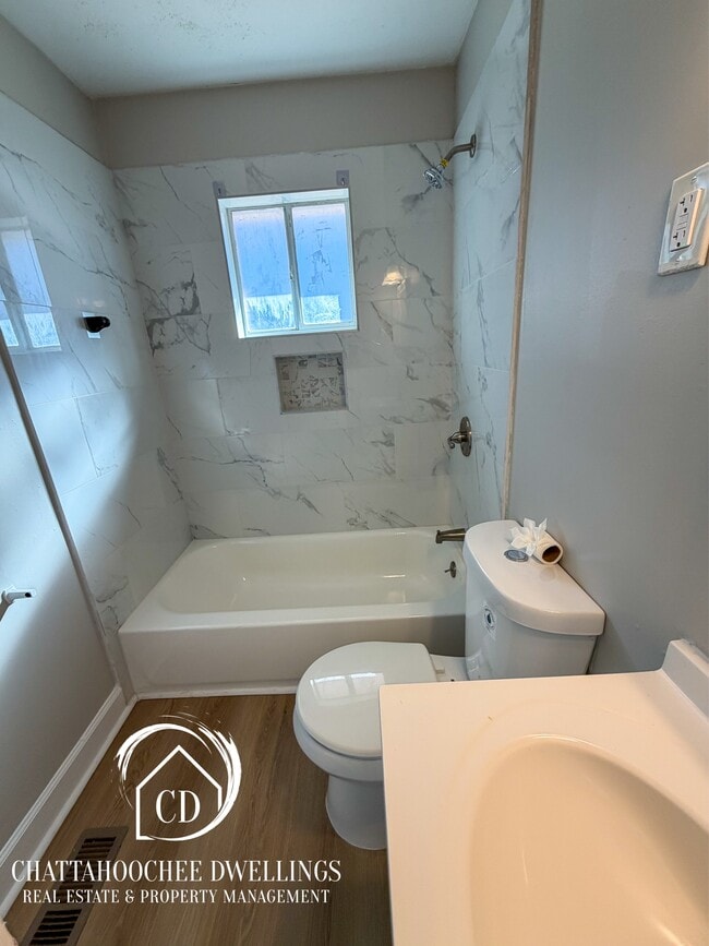 Photo - 4564 Moline Ave