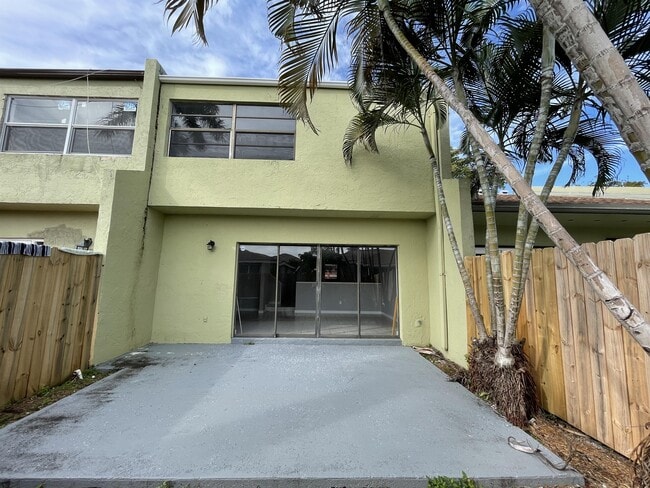 Photo - 20511 NW 15th Ave