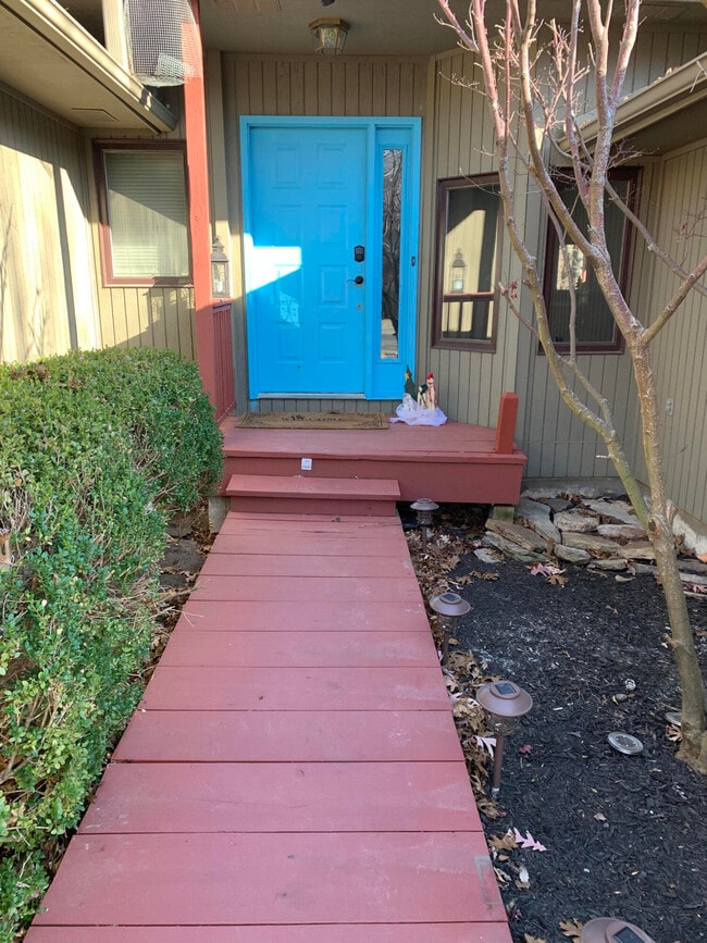 Photo - 107 Hollyridge Ln