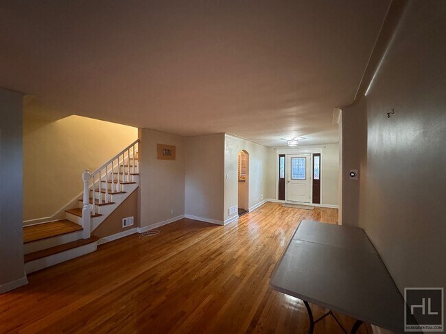 Incredible 2 Bedroom PITMAN AVENUE - Incredible 2 Bedroom PITMAN AVENUE Apartment Unit 2