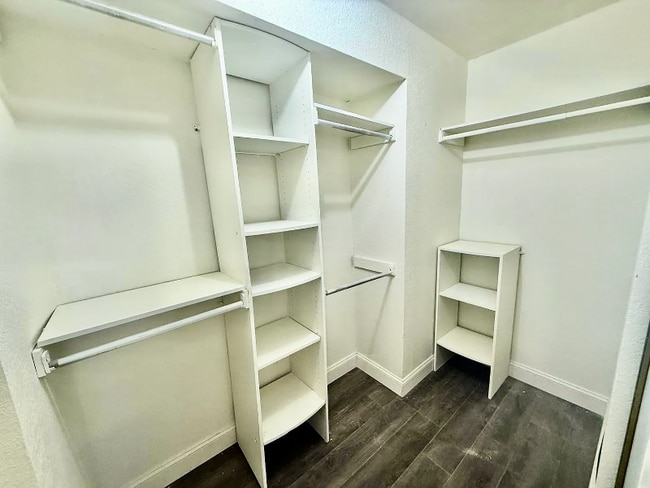 Photo - 2100 Riverplace Dr