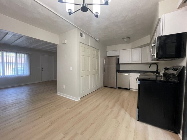 Photo - Two Bedroom Apartment in Portage Unit 10377