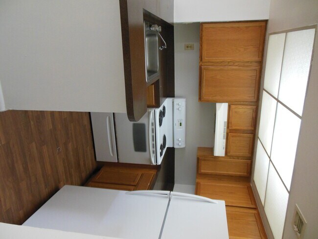 Photo - 708 Executive Center Dr Unit 33