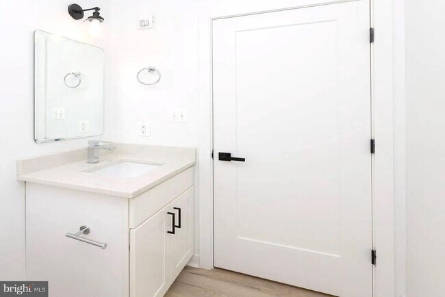 Photo - 1702 Light St Unidad 203