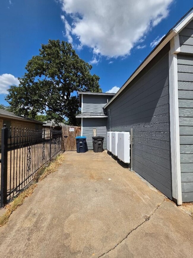 Photo - 1404 Clinton Ave