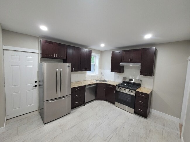 Building Photo - 5807 Wakefield St Rental