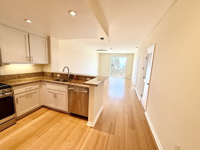 Photo - 301 Crescent Ct Unit 3207