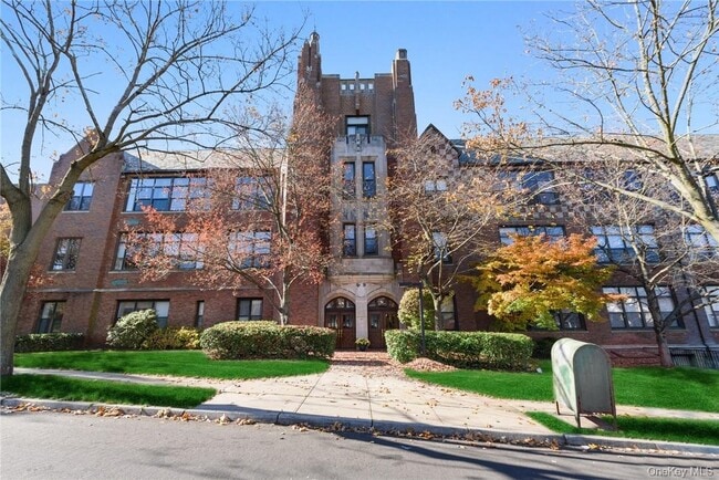 Building Photo - 55 McKinley Ave Unit D2-3