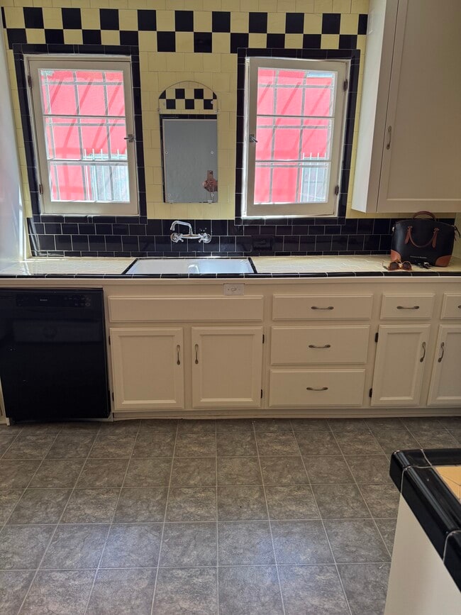 7940 Blackburn Ave Unit 7940