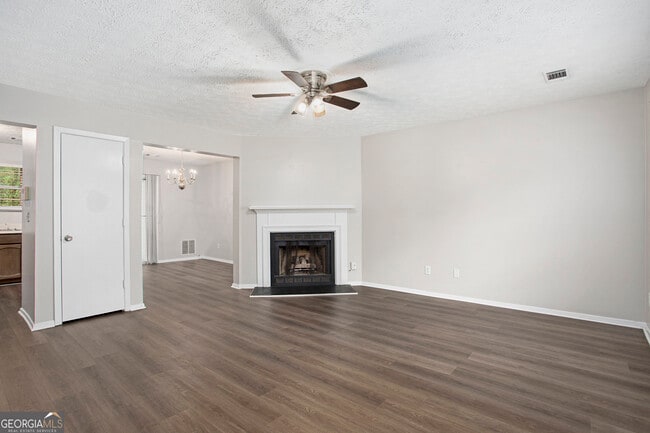 Photo - 5731 Wells Cir
