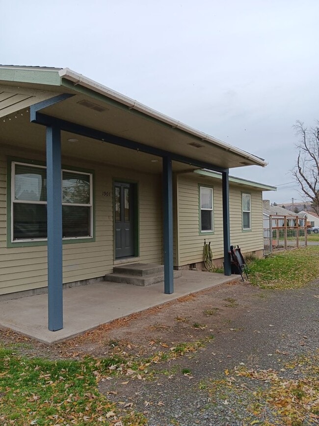 Building Photo - 3 Bed House in Elgin