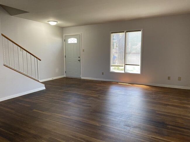 Photo - 527 N Walnut St