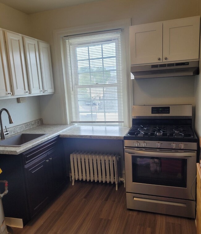 Building Photo - 7 E Butler Ave Rental