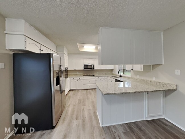 Building Photo - 3528 Park Lake Dr Rental