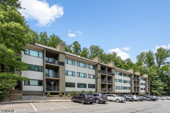 Photo - 41 Mt Kemble Ave